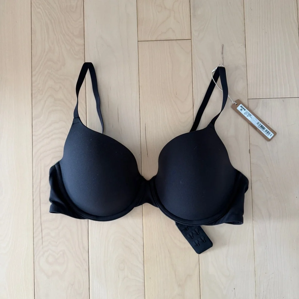Skims Fits Everybody Tshirt Demi Bra Onyx 38B - Picture 2 of 3